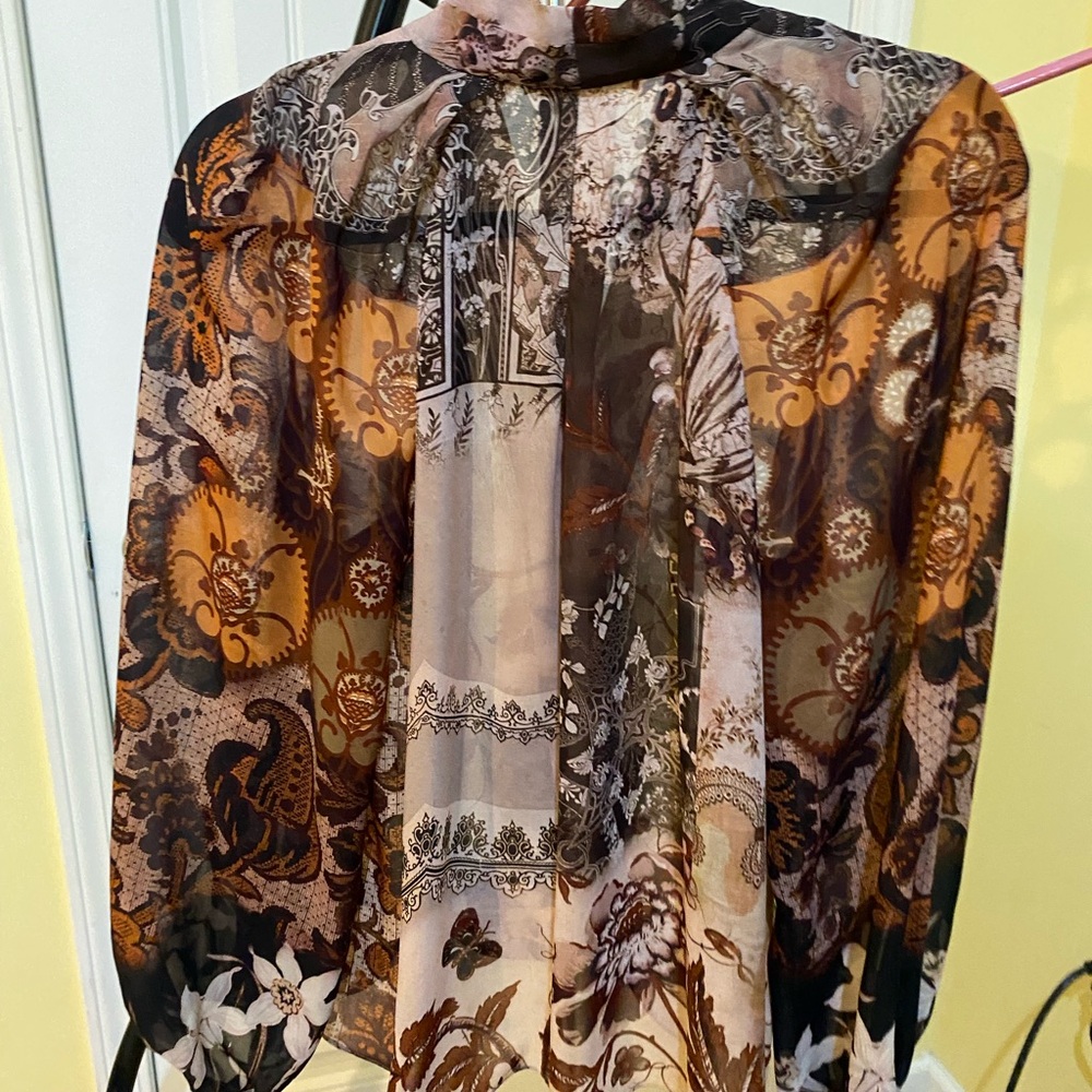 KobiHalpern beautiful blouse. Hardly worn